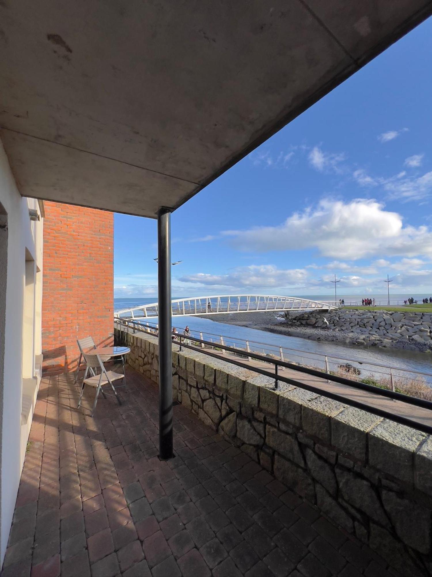 Niapartments Coastal Retreat With Mountain Views *
