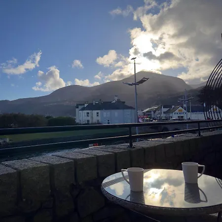Niapartments Coastal Retreat With Mountain Views Newcastle  Exterior foto